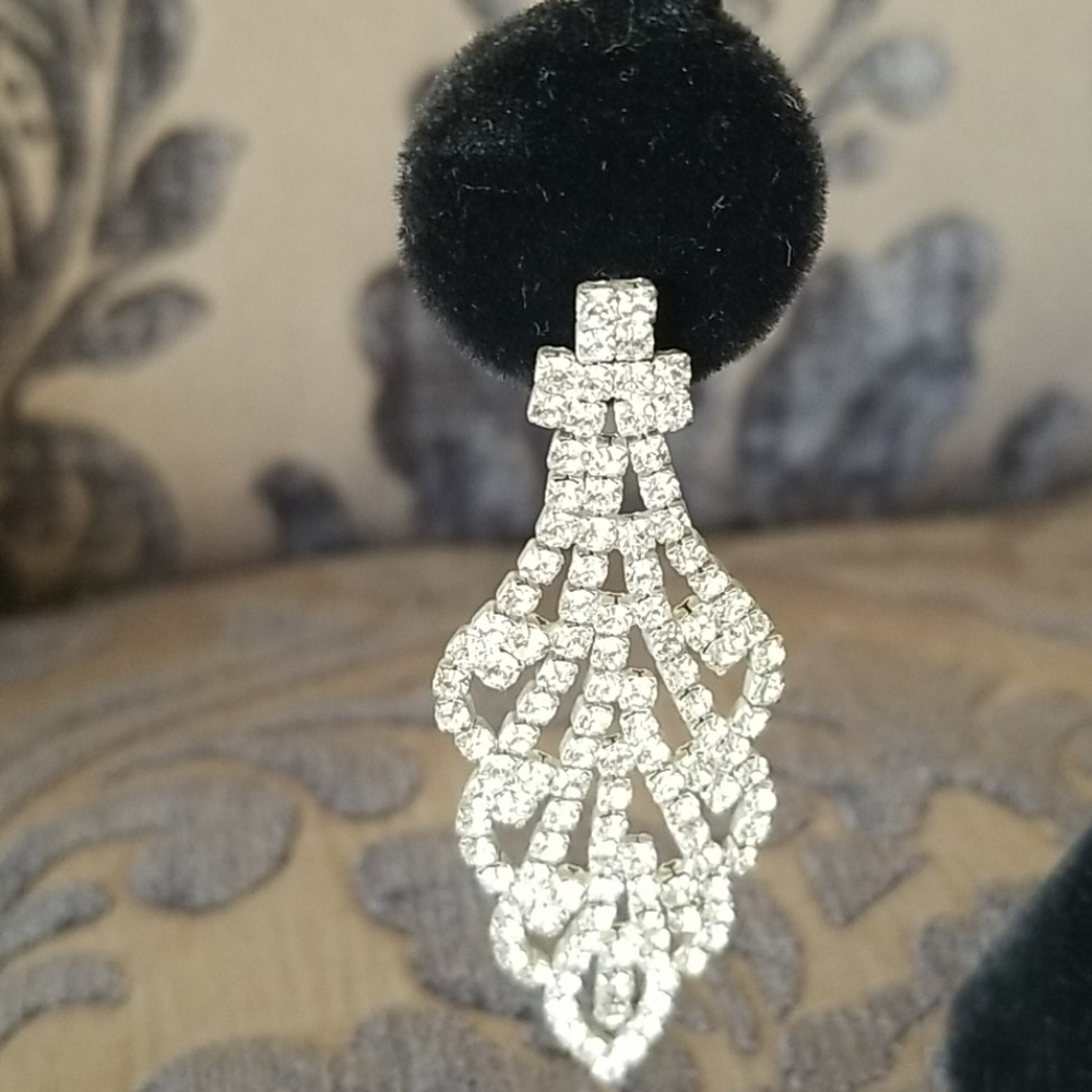 Beautiful Rhinestone earrings - Picture 2 of 2